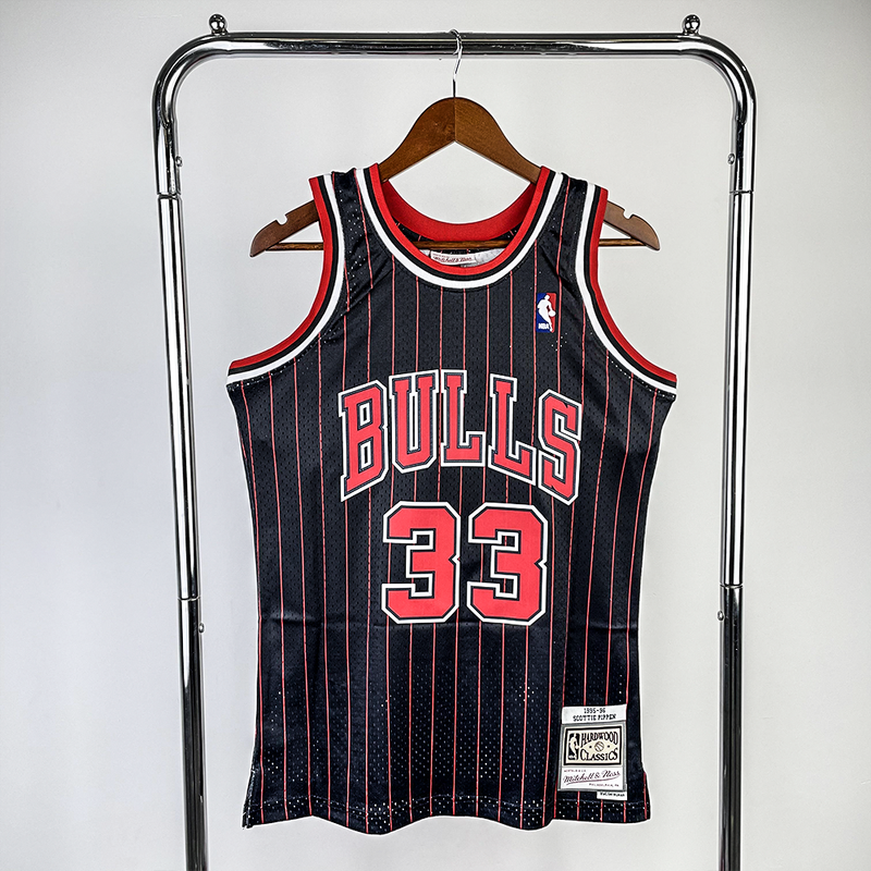 Regata Mitchell & Ness Chicago Bulls 1995-1996 Preta