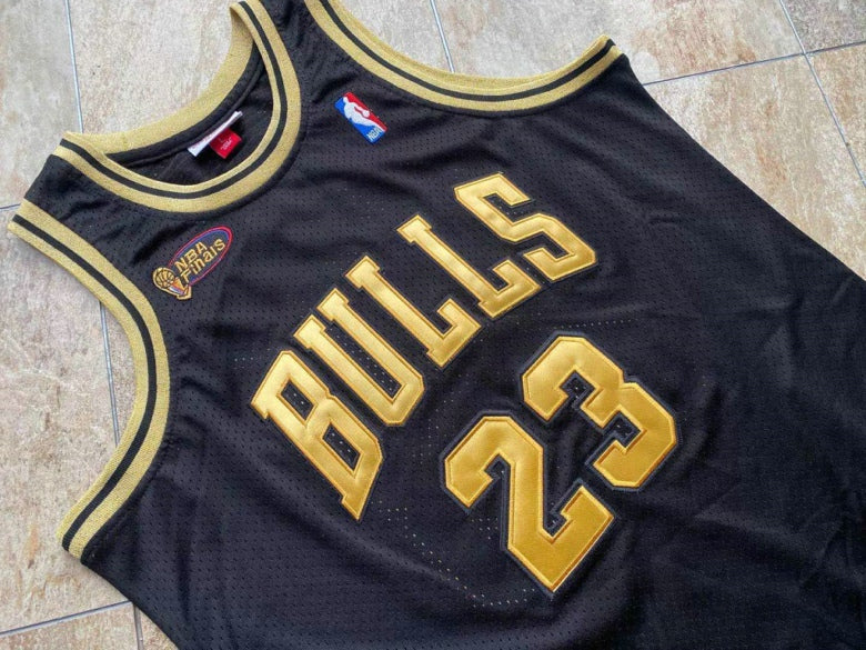 Regata Chicago Bulls Mitchell & Ness Black/Gold 97/98 Jordan